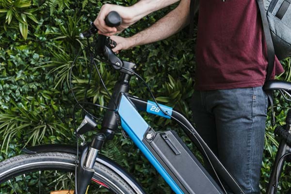 Antivol, batterie intégrée, gravage Comment bien sécuriser son vélo  électrique ? 